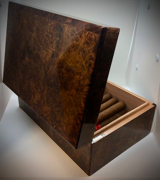 Walnut Burl Humidor | 40 Cigar Ct.